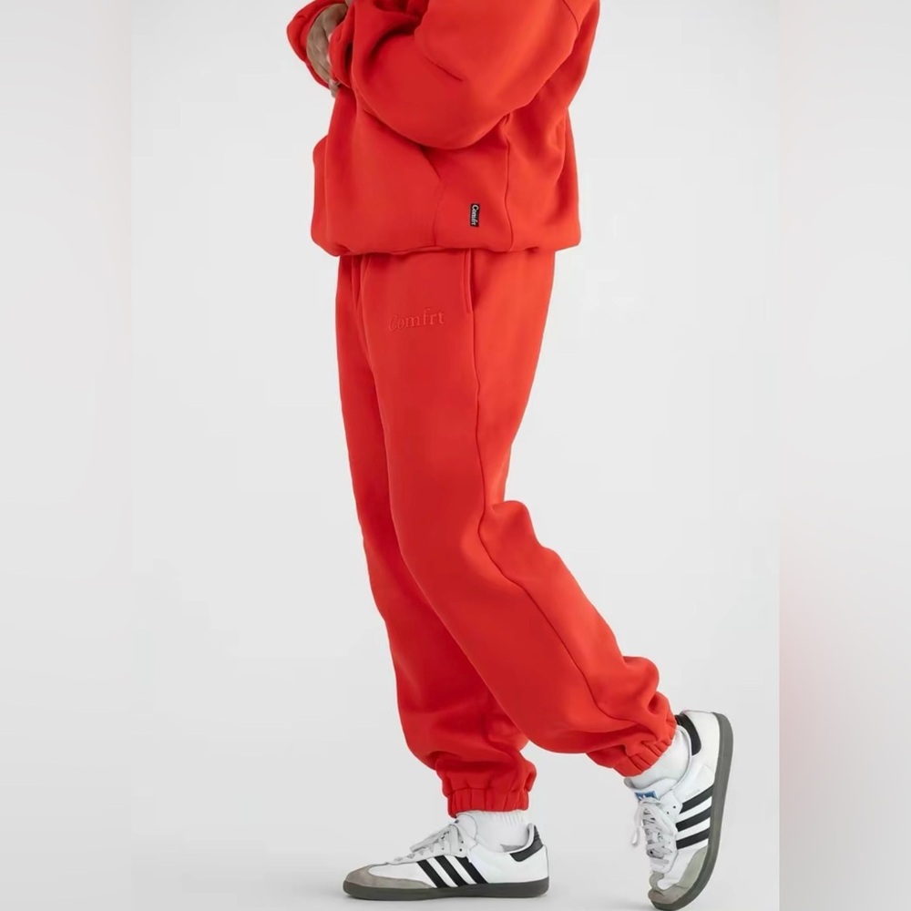 Comfrt Oversized Minimalist Sweatpants